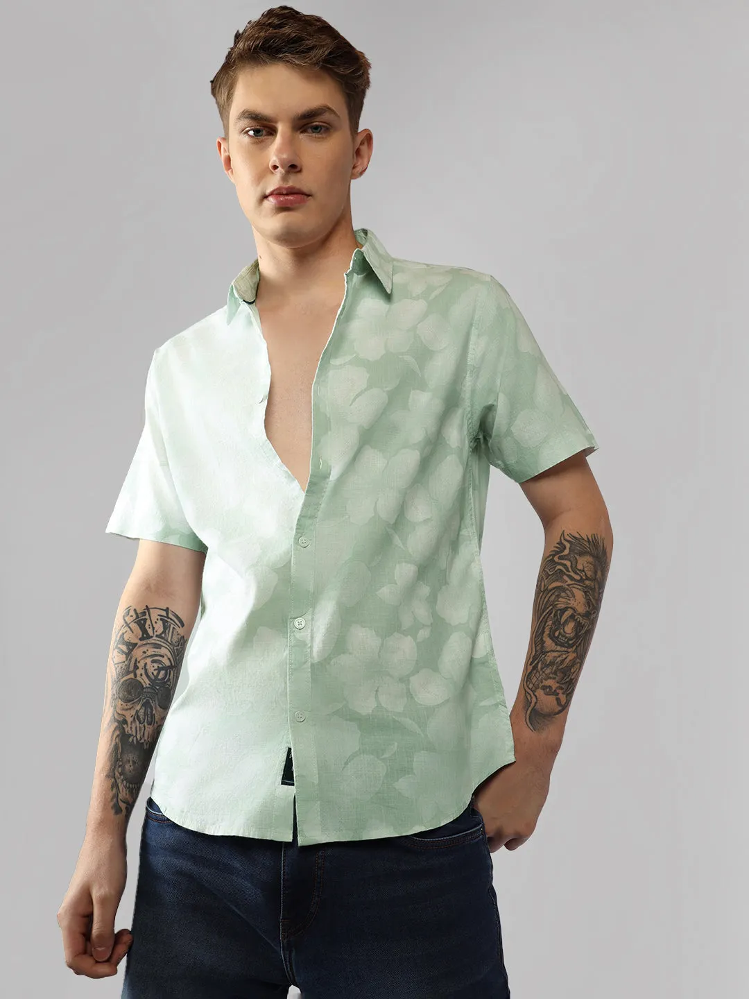 Men's Green Floral Print Spread Collar Short Sleeves Relaxed Fit Casual Shirt