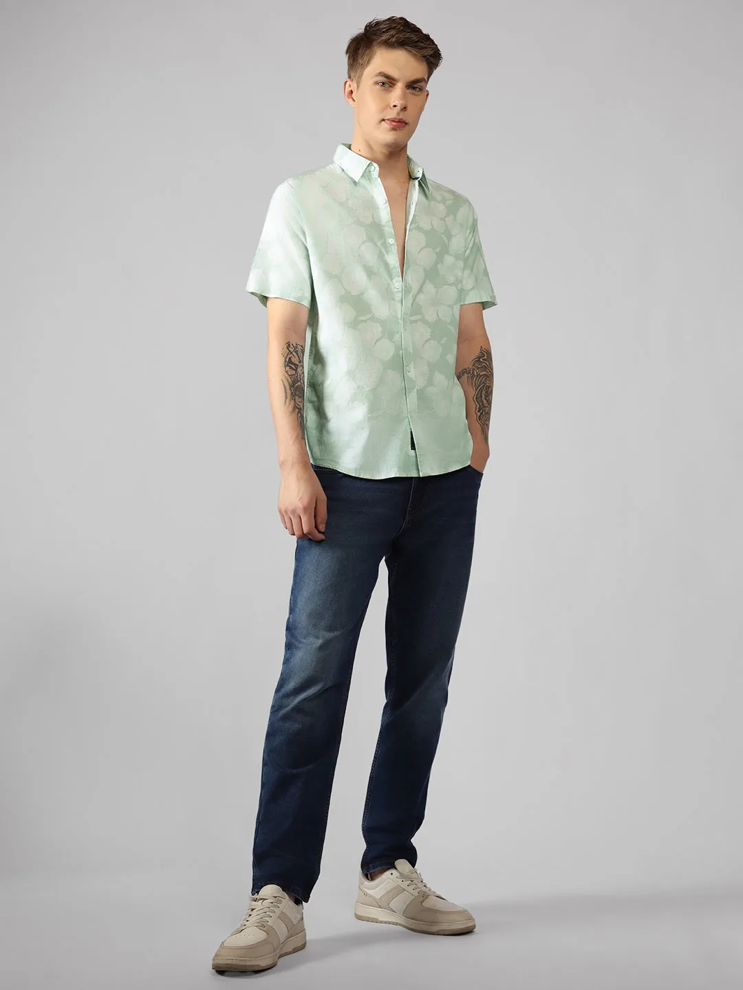 Men's Green Floral Print Spread Collar Short Sleeves Relaxed Fit Casual Shirt