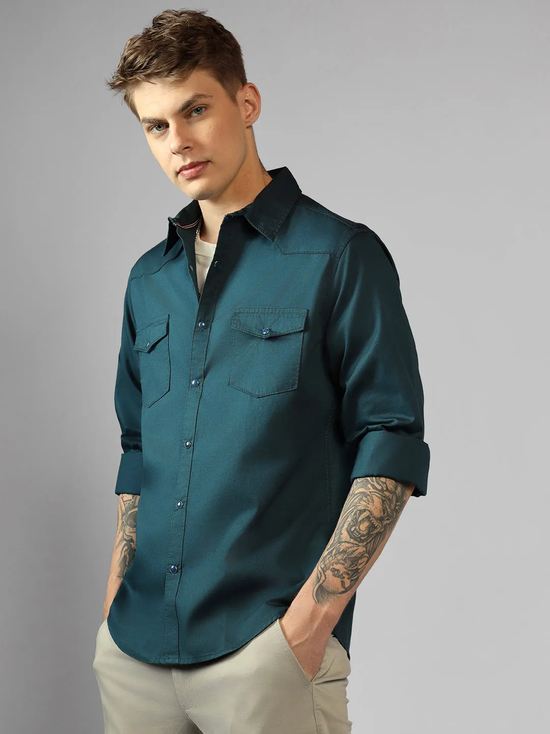 Men's Teal blue Solid Spread Collar Long Sleeves Relaxed Fit Casual Shirt