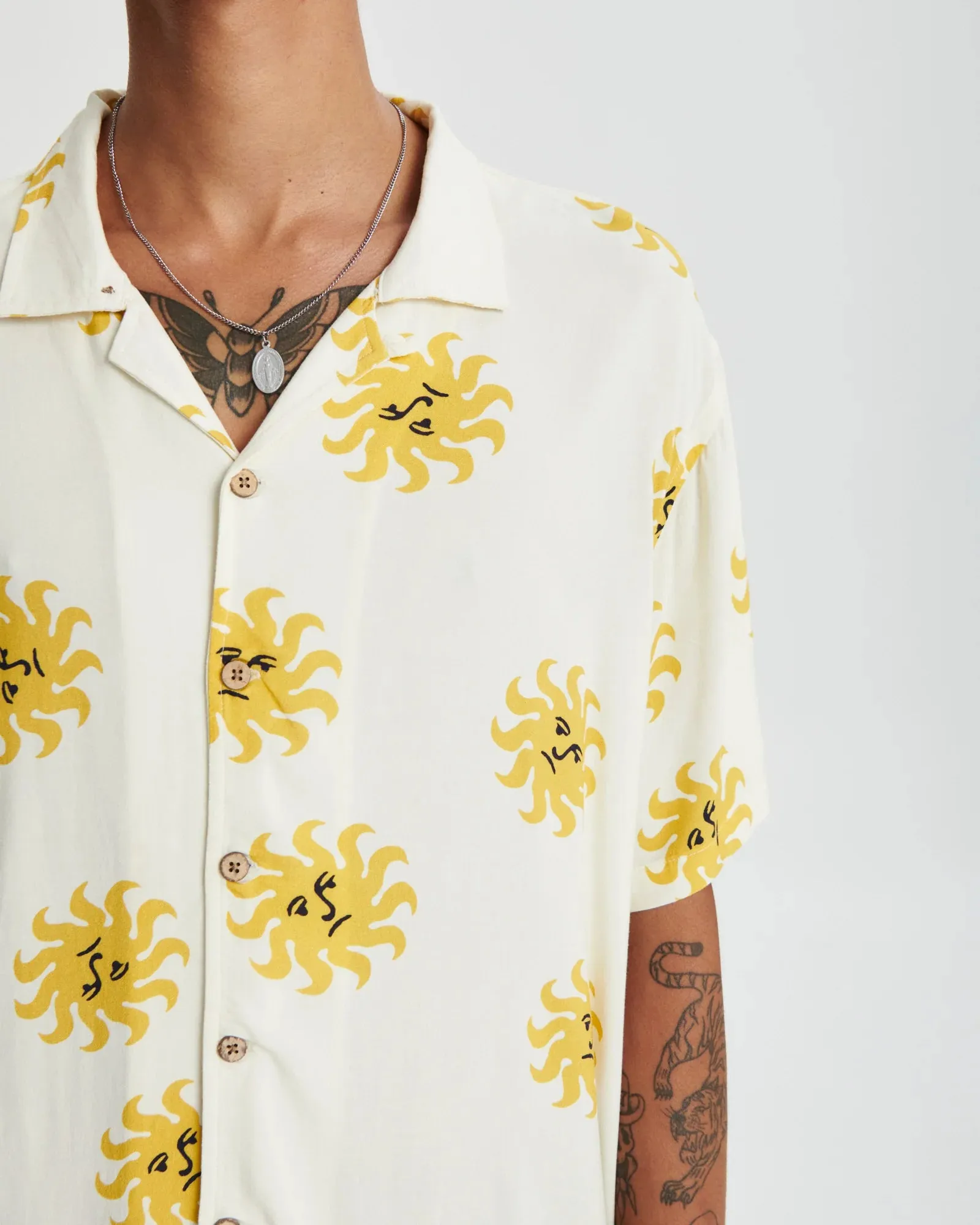 THE CRITICAL SLIDE SOCIETY - Morning Resort SS Resort Shirt - WHITE