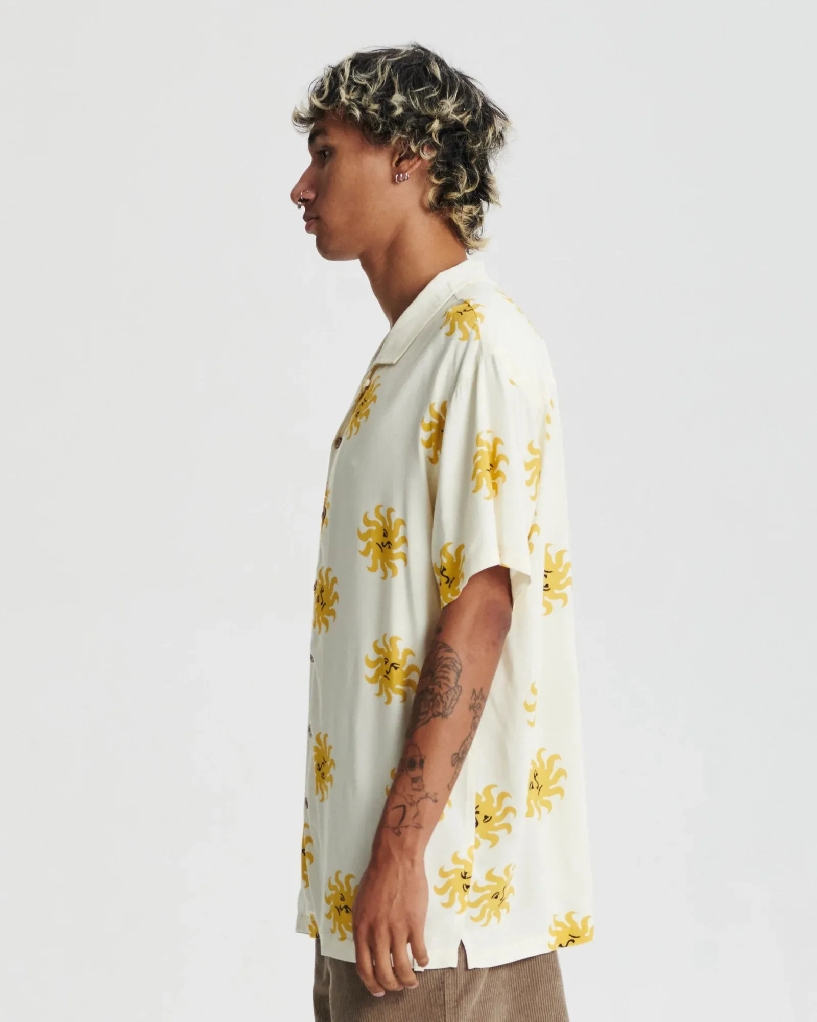 THE CRITICAL SLIDE SOCIETY - Morning Resort SS Resort Shirt - WHITE